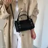 Bolsa de outono simples com um toque retrô fashion, nova bolsa transversal feminina, nicho no Japão e na Coreia, bolsa de ombro para o dia a dia 2026