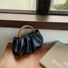 Bolso de mano con diseño de nicho, con asa de madera y diseño de nube plisada, para mujer, novedad de 2023, bandolera mini de moda.