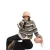 Nuevo Abrigo de Punto Bordado a Rayas Holgado para Otoño/Invierno 2026 con Diseño Casual, Elegante Suéter Top para Mujer