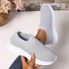 Zapatos casuales para mujer de punto volador sin cordones, estilo nuevo de otoño 2026, transpirables, con suela gruesa, zapatillas para mujer, transfronterizos europeos y americanos