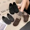 Zapatos versátiles de estilo francés para mujer, sin cordones, zapatos casuales, zapatos cómodos de invierno para mujer con correa de hebilla, zapatos casuales con plataforma interior, diseño de lunares, 2026