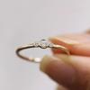 Cao Shi Novo Estilo Japonês e Coreano Jóias Moda Luz Luxo Requintado Micro-incrustado Três Diamantes Zircon Anel de Casamento Simples Anel de Cauda