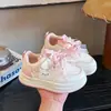 Zapatos de Suela Blanda para Niñas Estilo Primavera/Otoño 2026 Estilo Princesa de Dibujos Animados Zapatos Blancos Zapatos Casuales para Niños Zapatos Deportivos para Niños Medianos y Mayores