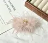 Presilha de Cabelo Moderna com Pena de Avestruz para Coque na Nuca, Presilha Garra de Pena, Versátil de Inverno Grande 13cm Presilha de Cabelo com Pena Atacado