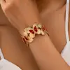 Uma Pulseira Feminina Aberta com Design de Esmalte Borboleta da Moda, Versátil para o Dia a Dia