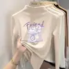 Camiseta infantil estilosa de fleece dupla face, gola alta discreta, top casual de manga longa, blusa de base escovada para outono e inverno infantil, novo estilo