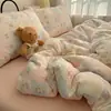 Conjunto de Quatro Peças de Gaze Dupla Nível Bebê e Materno Tipo Nuvem Classe A, Roupa de Cama Individual para Dormitório em Gaze de Algodão, Amigável à Pele e Adequado para Todas as Estações, Conjunto de Roupa de Cama de 4 Peças