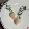 Corrente de Celular com Contas Estilo Japonês Simples e Fofa Flor de Morango Rosa Doce Pingente de Fruta Fresca Chaveiro para Bolsa