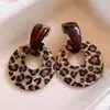 Pendientes Redondos de Acrílico con Estampado de Leopardo Retro Europeos y Americanos, Pendientes Estilo Melard, Accesorios para Orejas Transfronterizos de Alta Gama Vintage