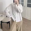 Camisa branca bordada estilo academia para mulheres, de manga comprida, algodão puro, corte solto, versátil para o trabalho, modelagem que afina, camisa para usar em camadas na primavera e no outono