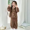 26 Outono/Inverno Novo Pijama Infantil de Lã Floco de Neve Macio Roupa de Casa para Bebê Conjunto Classe A Jaqueta Quente para Bebê