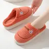 Chinelos de algodão para homens e mulheres, mesmo estilo, outono e inverno, pós-parto, casa interna, antiderrapante, sola grossa, pelúcia, quente, casal, com veludo