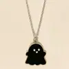 Collar de fantasma blanco y negro, regalo de Halloween, joyería, colgante personalizado para novia, pareja, regalo escolar de dos piezas para estudiantes