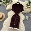 Vestido de Punto Suave con Cuello en V y Volantes Estilo Francés, Versión Coreana de Vestido Corto de Manga Corta para Mujer con Botones Metálicos, Vestido Corto Adelgazante para Figuras Pequeñas