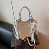 Bolsos de Moda de Este Año 2026 Nuevo Estilo de Verano Bolsos de Hombro de Nicho Bolsos Cruzados Tipo Cubo Versátiles y Elegantes