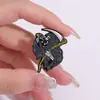 Broche de aleación de metal retro europeo y americano de Halloween, horror, divertido, forma de guadaña y calavera, personalidad, metal goteando
