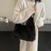Bolso Bandolera Tipo Satchel para Otoño e Invierno Bolso de Mano Bolso de Felpa para Mujer 2025 Nueva Tendencia Versátil Bolso Cruzado Bolso de Felpa Casual