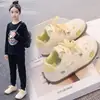 Sapatos Brancos para Bebês Meninas Primavera/Verão 2026, Sapatos Finos Alemães de Treino e Caminhada, Sapatos Casuais Respiráveis, Mocassins Infantis