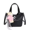 Bolsas Femininas da Moda 2026 Primavera/Verão Nova Bolsa de Mão Simples com Toque de Luxo, Bolsa de Ombro Estilosa, Bolsa de Ombro Transversal Balde Tendência para Mulheres