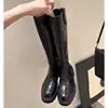 Versão em couro 2026 novas botas de cavaleiro emagrecedoras de outono e inverno para mulheres, estilo britânico, couro genuíno, bico redondo, sola grossa, salto grosso, botas longas