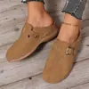 Mules casuales de gran tamaño transfronterizos con punta de cuña para mujer, a la moda con hebilla metálica, zuecos sin cordones de color liso