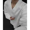Primavera de 2026 Novo Suéter Masculino Estilo Hong Kong Tamanho Grande Gola V Listras Finas Mais Fácil de Combinar Top Casual Cor Sólida