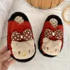 Pantuflas de Algodón KT para Niñas 2026 Otoño/Invierno Nuevas Pantuflas de Algodón Peludas Pantuflas de Casa para Niños Niña Bebé Dibujos Animados Pantuflas de una Correa