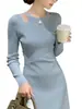 Elegante y de Temperamento Suave Estilo Francés, Vestido Largo Ajustado, Vestido de Punto Cruz Azul de Alta Gama para Mujer en Otoño e Invierno