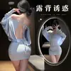 Chica Sexy y Atractiva con un Vestido Azul de Un Hombro Estilo Perezoso con un Espalda Descubierta Pura y Seductora, Falda Corta que Ceñe la Cintura, Vestido Ajustado Azul Claro