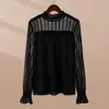 Personalización Blusa de Encaje con Cuello de Madera para Mujer, Mangas de Campana, Base de Malla Hueca, Suave