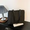 Bolso de hombro de tela Oxford de nuevo estilo, bolso tote de moda, gran capacidad, adecuado para estudiantes universitarios, uso casual y para ir al trabajo.; disponible al por mayor