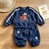 Conjunto casual de otoño para niñas 2026 nuevo estilo sudadera linda para bebé niña y pantalón de chándal conjunto de dos piezas dopamina para salidas