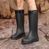 Botas de chuva da moda impermeáveis, antiderrapantes, de cano alto, duráveis, adequadas para uso na cozinha, quentes, forradas com fleece, sapatos de borracha, galochas para adultos, estilo coreano