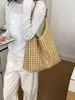 Bolso de Tejido Hueco de Gran Capacidad Estilo Relajado para Mujer 2026 Nueva Moda Bolso de Hombro para Viajes Diarios Bolso Tote Tipo Cubo