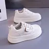 2026 Outono Sapatos Brancos Respiráveis Femininos Novos Super Quentes Sola Grossa Aumento de Altura Finos Casuais Versáteis Esportivos Tênis de Plataforma 26829