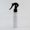 Botella pulverizadora pequeña negra con forma de ratón de 100 ml, regadera pequeña, botella pulverizadora transparente de hombro plano de 100 ml, botella de alcohol