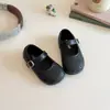 Novo Modelo Primavera 2026 Sapatos de Couro Trançado Vazado para Meninas, Mocassins Casuais Macios e Confortáveis para Bebês Meninas