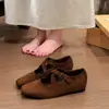 Zapatos de tacón bajo nuevos de viento punta cuadrada versátiles de una sola pieza Mary Janes mujer estampado de leopardo cruzado 2026 con ante dulce otoño retro