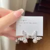 Pendientes de Mariposa con Perla y Circonita Super Brillantes Estilo Coreano, Pendientes de Lujo Ligero y Gama Alta, Pendientes de Nicho de Moda y Exquisitos