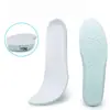 Plantilla para hombre azul y blanco cuero EVA espuma pequeña formación por compresión en frío grosor de la plantilla cuatro al frente nueve atrás suave elástica cómoda