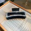 Pinza Triangular para el Cabello de Tela Estilo Coreano, Pasador Dulce y Elegante, Pinza de Tiburón, Lujo Ligero, Sensación de Alta Gama, Accesorio Versátil para el Cabello para Mujeres
