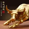 Adornos de Vaca de Wall Street Decoración de Gabinete de Vino Oficina en Casa Escritorio Artesanías de Resina Joyería de Tauro Wangshi