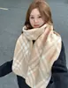 Bufanda de Cuadros Versátil Retro para Mujer Cálida de Invierno Borde de Doble Cara Bufanda Engrosada de Alta Gama para Hombre Fabricante Venta al por Mayor