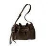 Bolso de Mano Retro Francés de Alta Gama para Mujer 2025 Nuevo Bolso Tote Pequeño Simple y Moderno Ropa de Trabajo Bolso de Hombro Cruzado