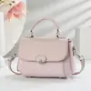 Bolsa pequena moderna para mulheres, novo modelo da primavera de 2026, bolsa quadrada pequena de ombro único e transversal, fresca e doce, versátil, moderna e simples