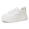Zapatos de mujer 2026 otoño nuevos zapatillas blancas de suela gruesa para aumentar altura versátiles, ligeras, cómodas y que no cansan zapatillas de mujer