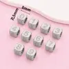 Contas quadradas de aço inoxidável com bordas chanfradas e furos passantes, adequadas para colares, pulseiras de homens e mulheres e acessórios de joias DIY