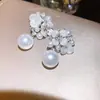 Pendientes de Flor de Perla con Cuentas Cepilladas Retro Europeos y Americanos, Pendientes de Moda y Elegantes con un Toque de Lujo Ligero y de Alta Gama para Mujer