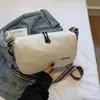 Nova Bolsa Feminina de Verão 2025 Moda Bolsa Bolinho Casual Esportes Alça Larga Bolsa Transversal Leve Simples Bolsa de Ombro