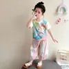 Conjunto Doce de Verão para Meninas 2026 Novo Estilo Roupas de Verão Estilosas e Fofas Infantis Conjunto de Duas Peças Calça Listrada para Bebê